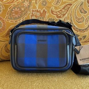 👔 Burberry Paddy crossbody rare blue plaid NWT